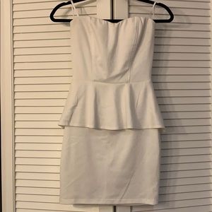 Guess strapless white peplum dress